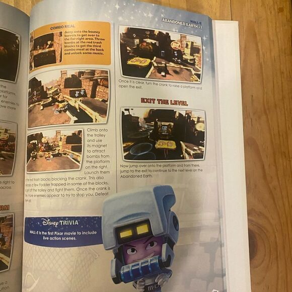 Disney Universe Collector's Edition Book,(Prima Official Game Guide Hardcover - Picture 4 of 12